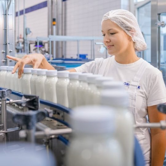 VIDEC Customer Story: Molkerei Gropper – Abfülllinie Milch VIDEC Customer Story: Molkerei Gropper – Abfülllinie Milch